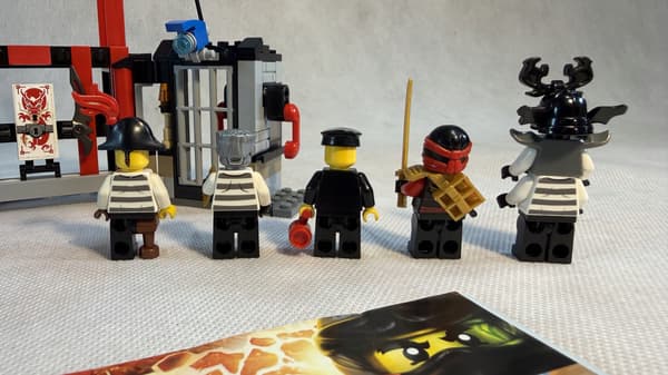 LEGO Set 70591 Ninjago: Kryptarium Prison Breakout