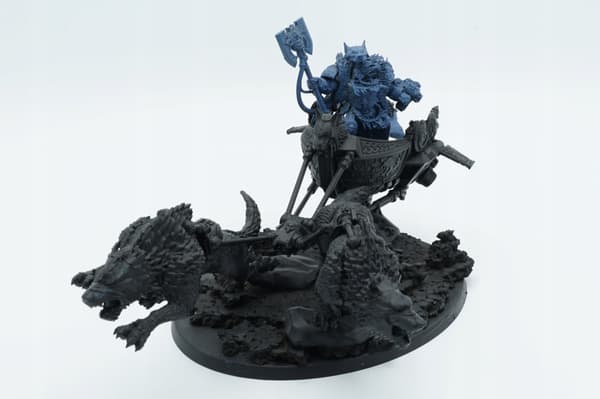 Warhammer 40k Space Wolves Logan Grimnar on Stormrider plastic figurine