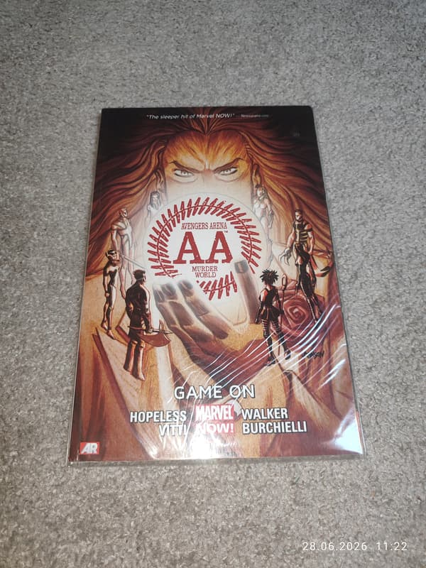 Marvel Comics Avengers Arena Game On – English version (T-shirt)