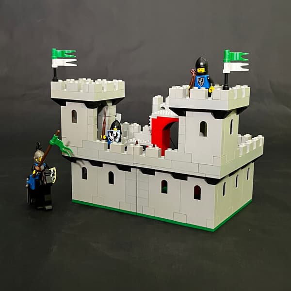 6073 LEGO Knights’ Castle