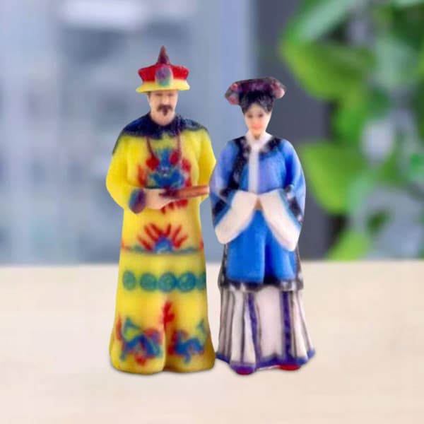 1/64 Emperor’s Concubine Figure – Desk Ornament by Tiny People Model for