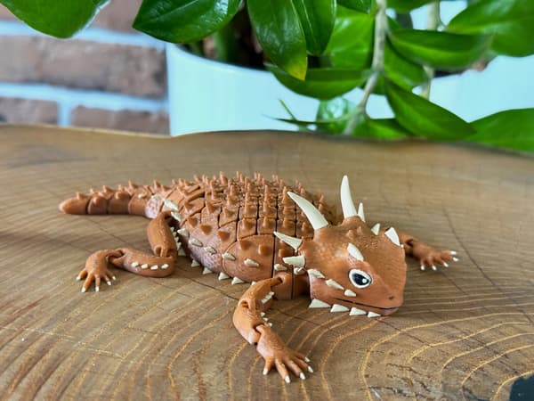 Horned Lizard 3D segmented figurine, fully articulated, realistic reptile
