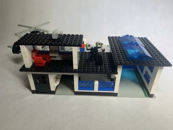 Lego 6384 – Police Station