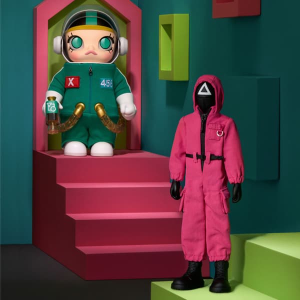 MEGA SPACE MOLLY 400% + Squid Game Figure Set