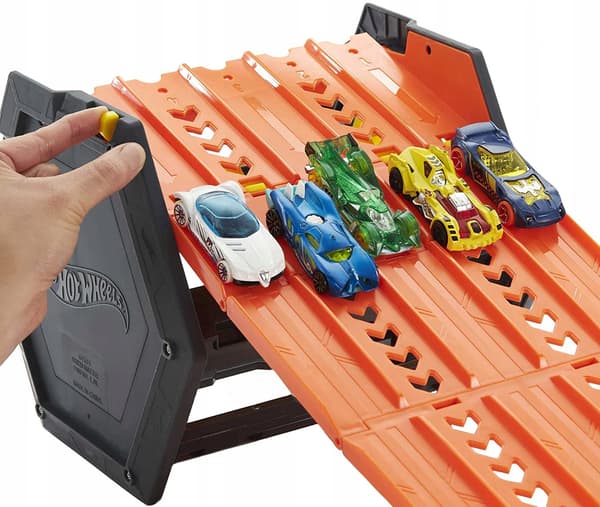 HOT WHEELS TRANSPORTER PLAY SET: UNFOLDABLE RACING TRACK + CAR