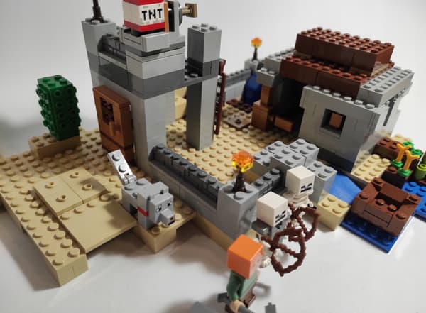 LEGO Minecraft: 21121 – Desert Outpost