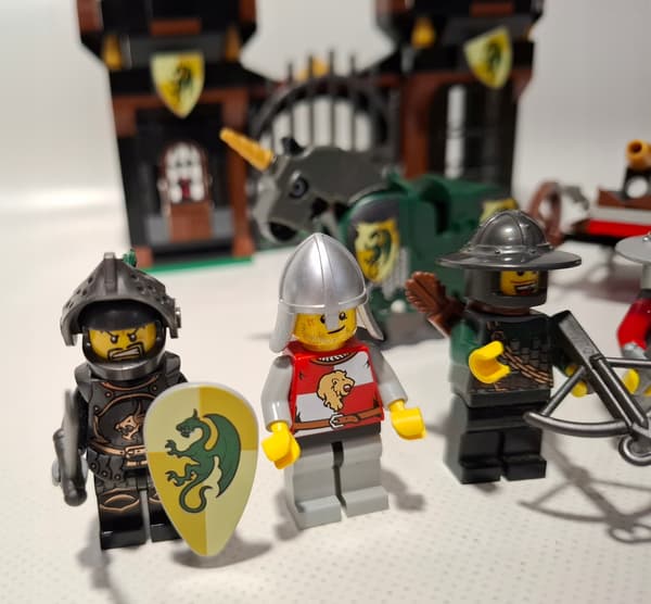 LEGO Kingdoms: 7187 – Escape from the Dragon’s Prison