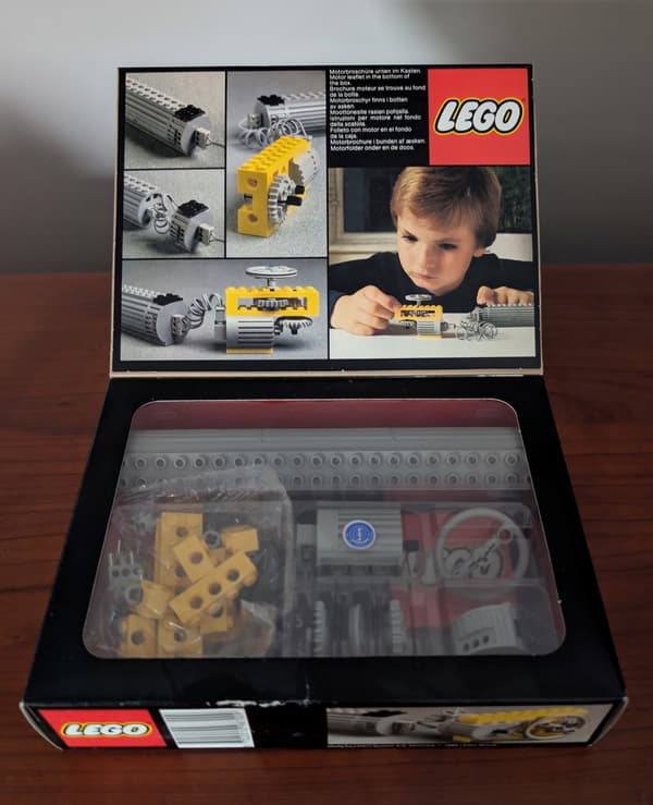 8700 LEGO Technic Motorised Set