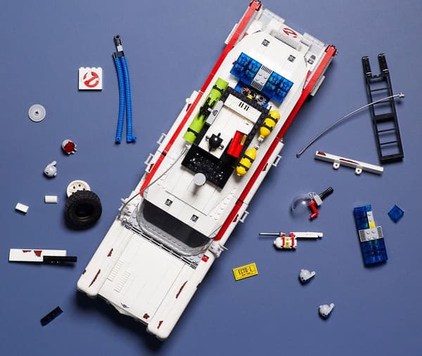 LEGO Icons 10274 ECTO-1 Ghostbusters