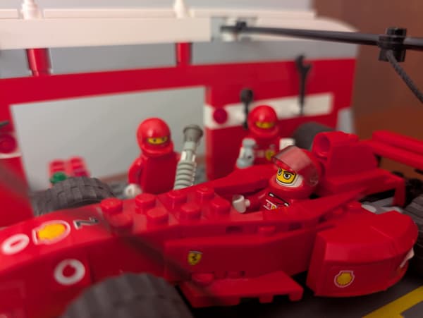 Lego 8375 Ferrari F1 Pit Stop
