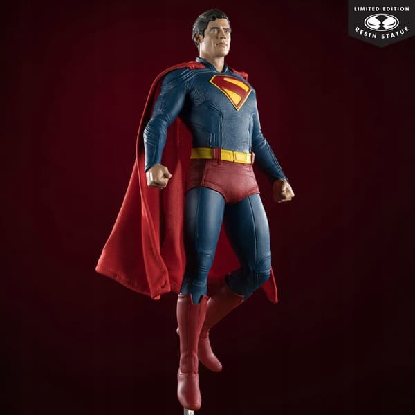 McFarlane Toys Superman 2025 Statue, 35 cm