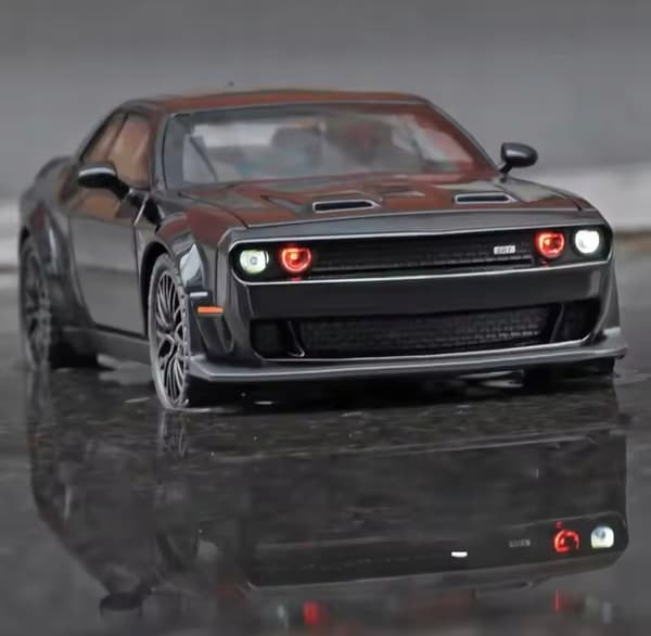 DODGE CHALLENGER  bonnet, boot and LED light-up display stand – 1:32 scale model with sound effects