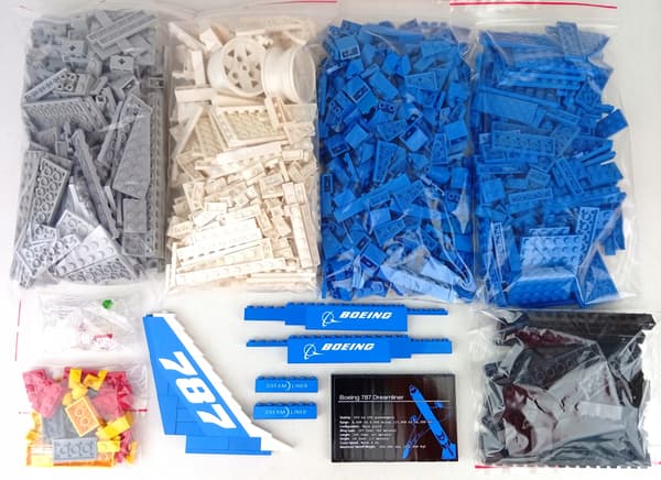 LEGO Creator 10177 Boeing 787 Dreamliner