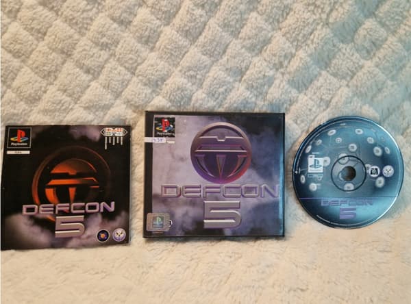 Defcon 5 8/10 ENG PSX