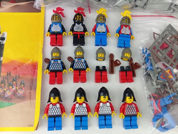 LEGO Castle 6085 Black Monarch’s Castle