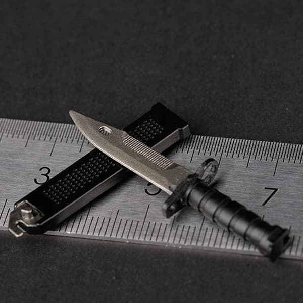 1:6 scale figurine with accessories – army soldier doll