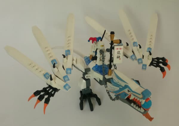 LEGO Ninjago: 2260 – The Ice Dragon’s Attack