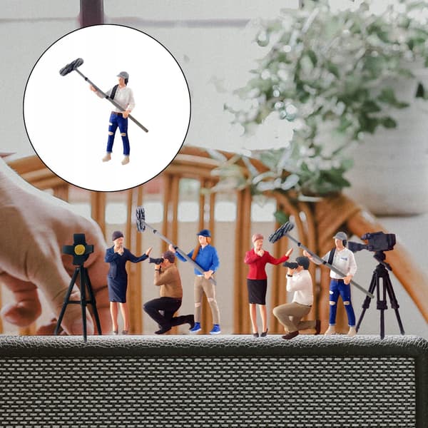 1/64 Broadcast Figure, People Model Resin, Assistant White, height 2.8–3 cm