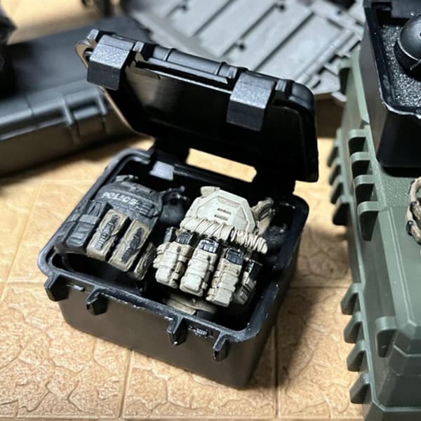 1:18 Action Figure, ‘The Suitcase’ Scene, Chest Model, Cosplay Props, Medium Scale