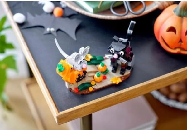 LEGO Cat and Mouse for Halloween, 328 pieces