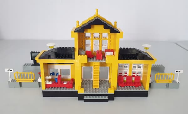 Lego Train 4554 Metro Station
