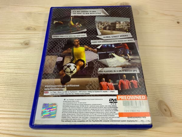 FIFA STREET – in excellent condition – PS2 disc