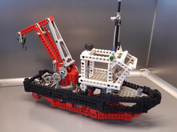 LEGO Technic 8839 SUPPLY SHIP
