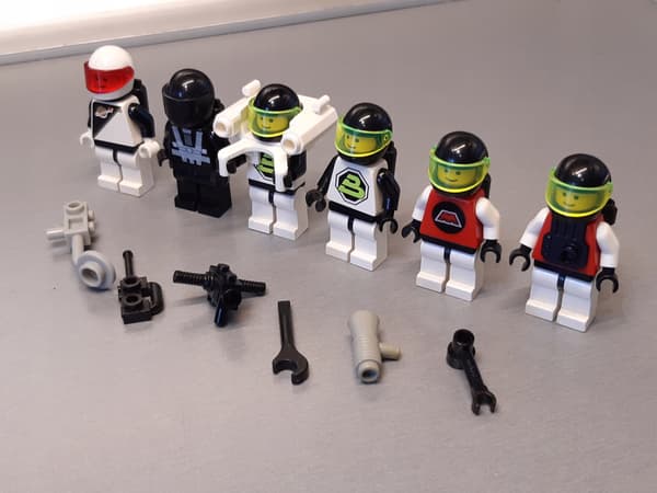 Lego Space 6704 Minifigure Pack (No. 2)