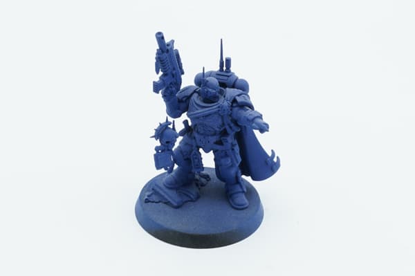 Warhammer 40k Space Marines Primaris Captain in Phobos Armour figurine