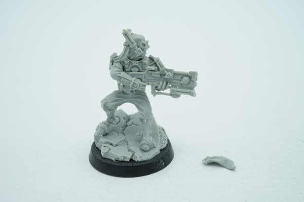 Warhammer 40,000 Tau Empire Darkstrider Finecast miniature