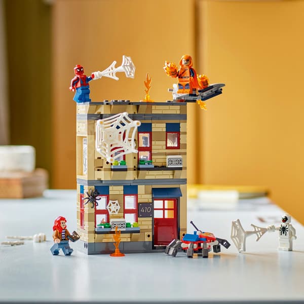 LEGO MARVEL 76317 Peter Parker’s Flat SPIDER-MAN