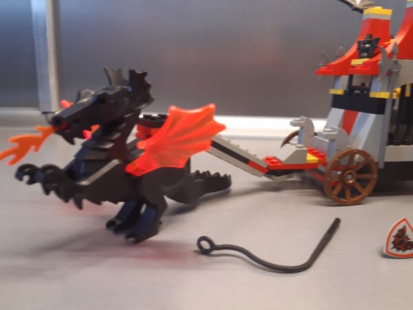 LEGO Castle 6047 Traitor Transport