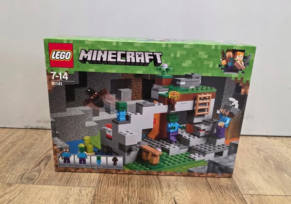 LEGO Minecraft 21141 Zombie Cave