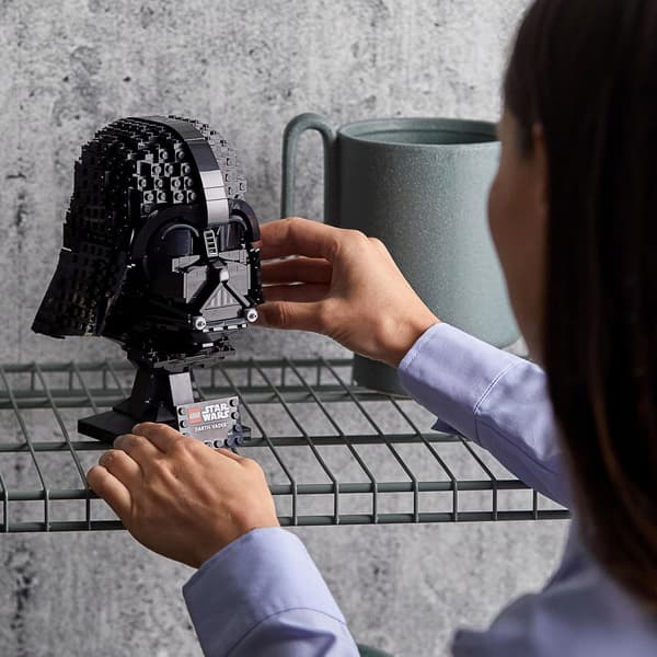 LEGO Star Wars 75304 Darth Vader’s Helmet