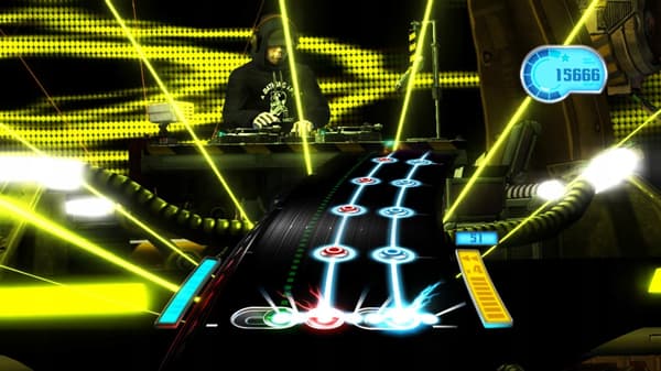 DJ HERO WITH TURNTABLE (WII GAME)