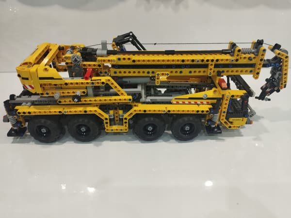 LEGO Technic Mobile Crane 8053 from 2010