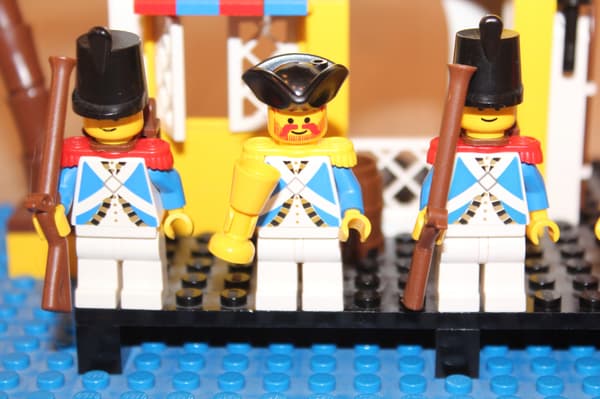 LEGO PIRATES 6267 Lagoon Lock-Up set