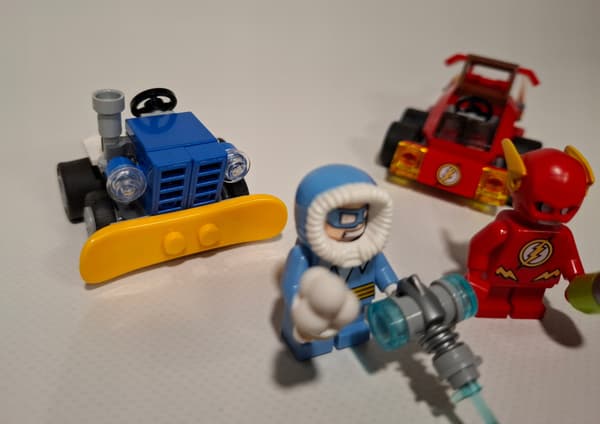 LEGO DC Super Heroes: 76063 – The Flash vs Captain Cold