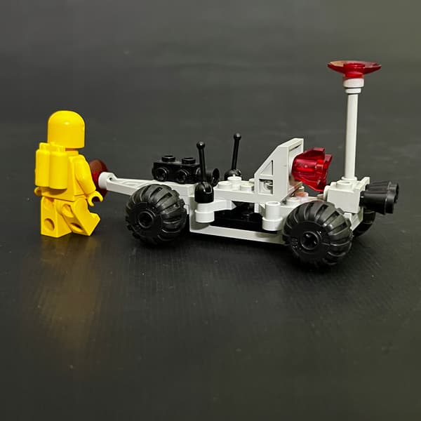 6826 LEGO Crater Rover