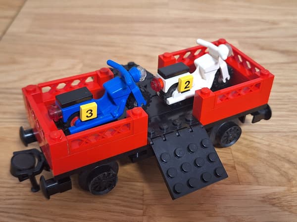 Lego 7735 carriage from the set. 12V train set.
