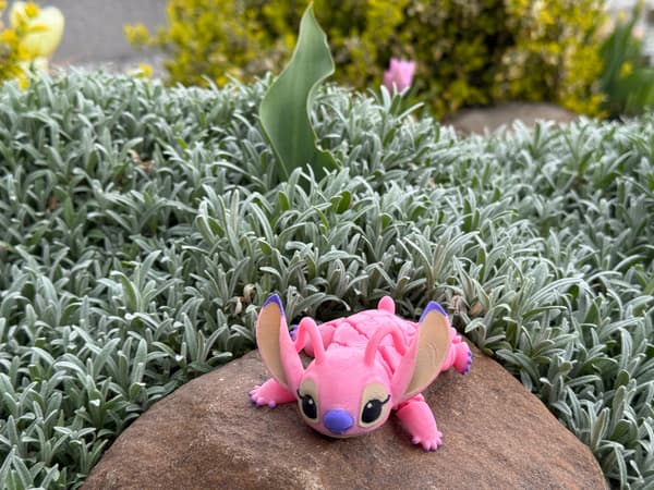 Pink creature, 3D alien – a flexible figurine with moving parts