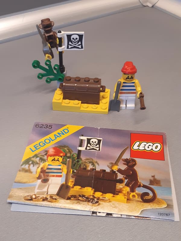 LEGO Pirates 6235 Buried Treasure