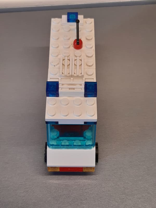 LEGO 6666 Ambulance (No. 4)