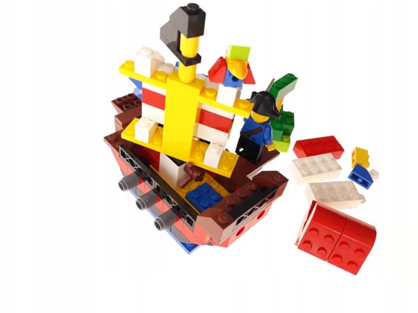Lego Creator 6192 Pirates Building Set – NEW