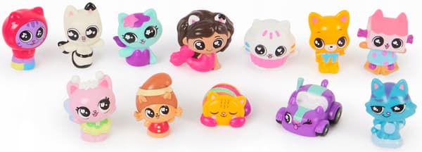 Spin Master Gabi’s Cat House Figurine Set: 12 figurines + 3 stands