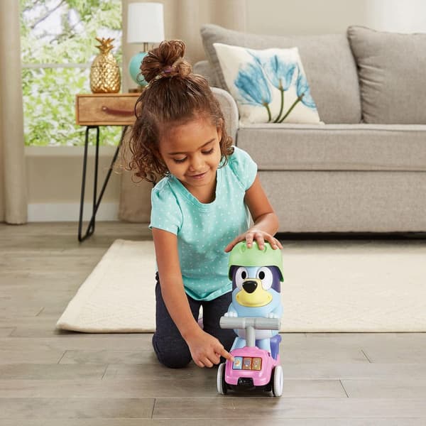 VTECH Bluey: Scooter Time – Bluey Interactive Figure – Spanish Version
