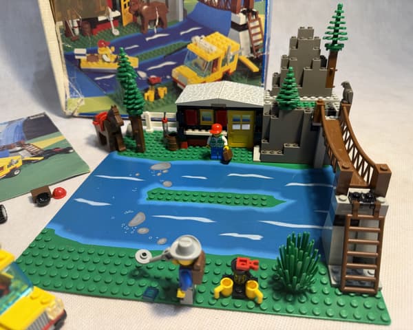 LEGO Set 6552 Rocky River Retreat Town
