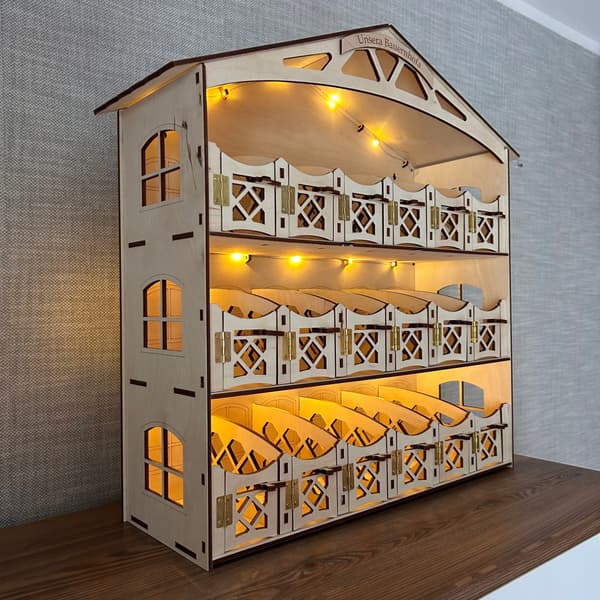 Wall-mounted stable with 18 stalls + free lighting