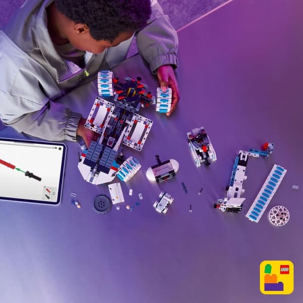 LEGO 42211 TECHNIC Lunar Outpost Space Rover