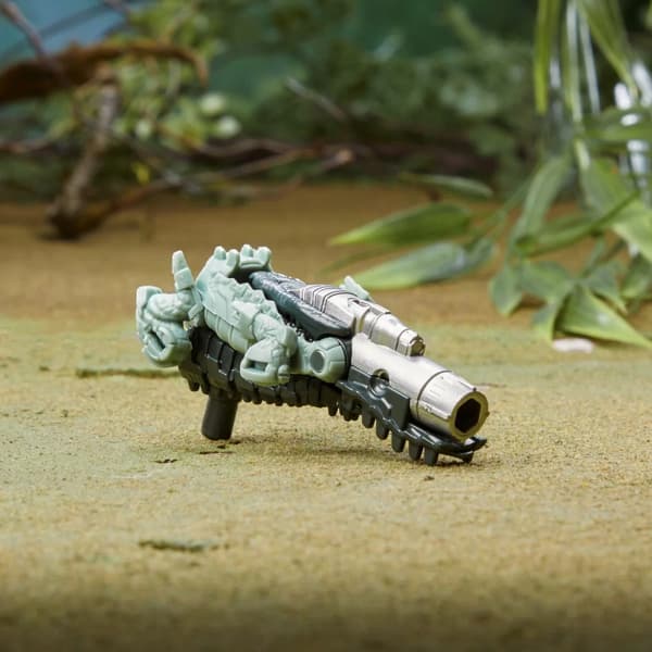 Hasbro Transformers Skullcruncher figure